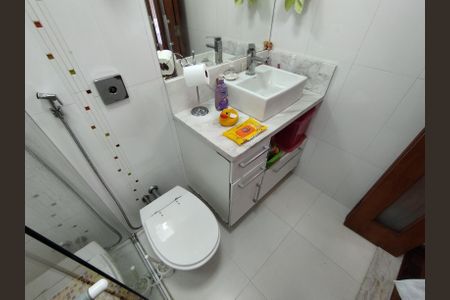 Casa à venda com 221m², 4 quartos e 2 vagasBanheiro - torneira