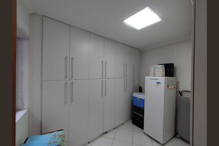 Casa à venda com 221m², 4 quartos e 2 vagasQuarto de Serviço