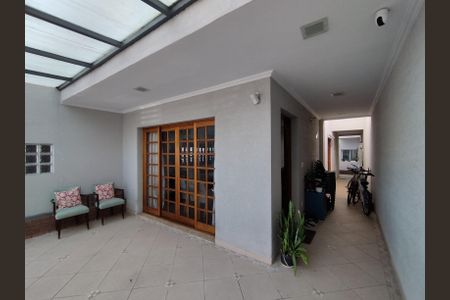 Casa à venda com 221m², 4 quartos e 2 vagasGaragem