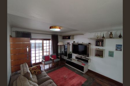 Casa à venda com 221m², 4 quartos e 2 vagasSala 