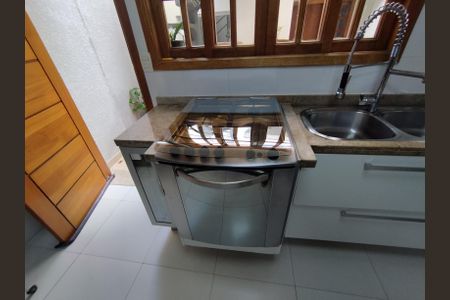 Casa à venda com 221m², 4 quartos e 2 vagasCozinha - Armários