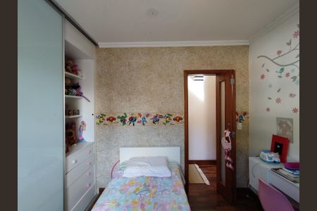Casa à venda com 221m², 4 quartos e 2 vagasSuíte 2