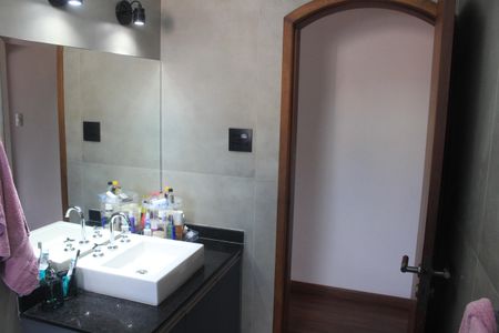Casa à venda com 180m², 3 quartos e 3 vagasBanheiro