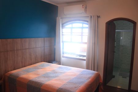 Casa à venda com 180m², 3 quartos e 3 vagasSuíte