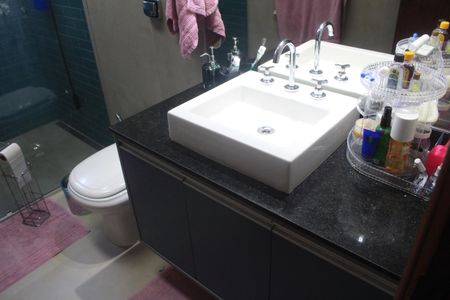 Casa à venda com 180m², 3 quartos e 3 vagasBanheiro