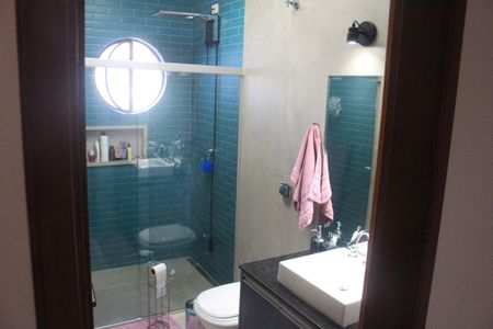 Casa à venda com 180m², 3 quartos e 3 vagasBanheiro