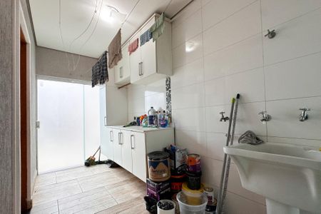 Casa para alugar com 325m², 4 quartos e 5 vagasÁrea de Serviço