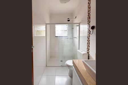 Casa para alugar com 325m², 4 quartos e 5 vagasBanheiro da Suíte 2