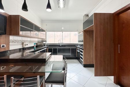 Casa para alugar com 325m², 4 quartos e 5 vagasCozinha