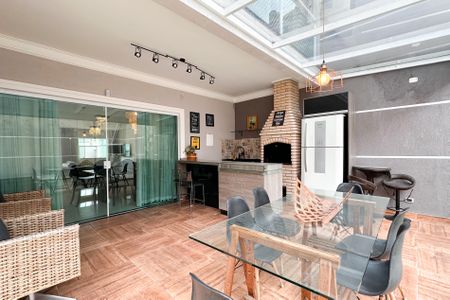 Casa para alugar com 325m², 4 quartos e 5 vagasPiscina