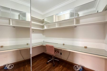 Casa para alugar com 325m², 4 quartos e 5 vagasCloset da suíte 1