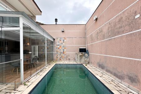 Casa para alugar com 325m², 4 quartos e 5 vagasPiscina