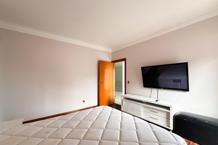 Casa para alugar com 325m², 4 quartos e 5 vagasSuíte 2