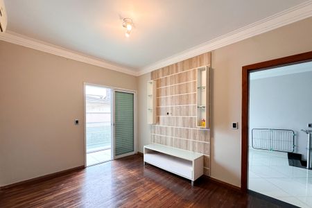 Casa para alugar com 325m², 4 quartos e 5 vagasSuíte 1