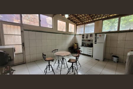 Casa para alugar com 200m², 3 quartos e 3 vagas Casa para alugar com 200m², 3 quartos e 3 vagascozinha