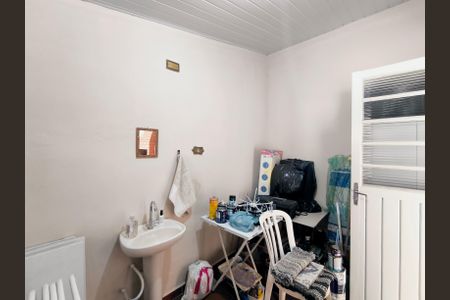 Casa à venda com 138m², 3 quartos e 3 vagas Casa à venda com 138m², 3 quartos e 3 vagasBanheiro dos Fundos