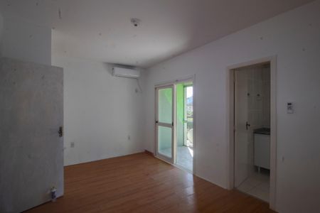 Casa à venda com 210m², 4 quartos e 3 vagasSuite