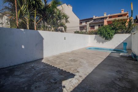 Casa à venda com 210m², 4 quartos e 3 vagasQuinta/Piscina