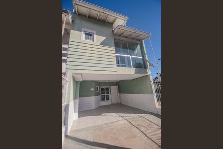 Casa à venda com 210m², 4 quartos e 3 vagasFachada