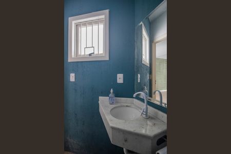Casa à venda com 210m², 4 quartos e 3 vagasBanheiro