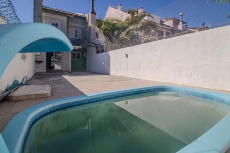 Casa à venda com 210m², 4 quartos e 3 vagasQuinta/Piscina
