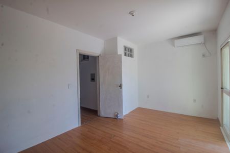 Casa à venda com 210m², 4 quartos e 3 vagasSuite