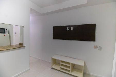 Sala de apartamento à venda com 1 quarto, 38m² em Itaipu, Niterói