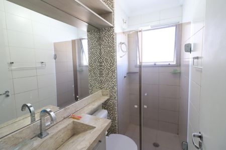 Banheiro de apartamento para alugar com 2 quartos, 66m² em Bussocaba, Osasco