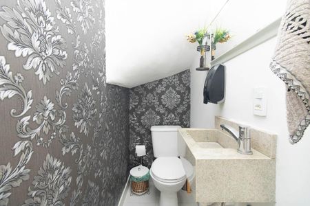 Casa de condomínio à venda com 115m², 2 quartos e 2 vagasLavabo