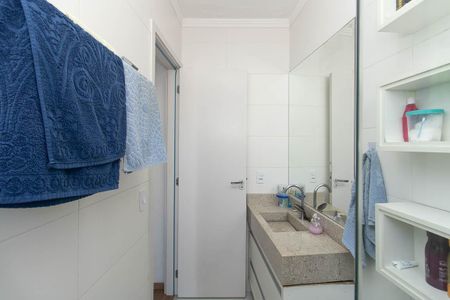 Casa de condomínio à venda com 115m², 2 quartos e 2 vagasBanheiro da Suíte