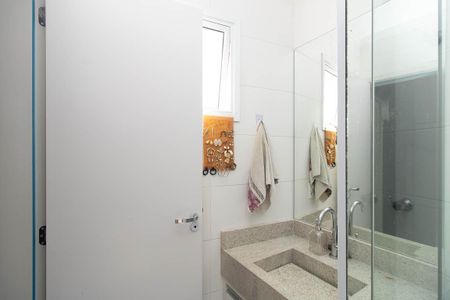 Casa de condomínio à venda com 115m², 2 quartos e 2 vagasBanheiro Social