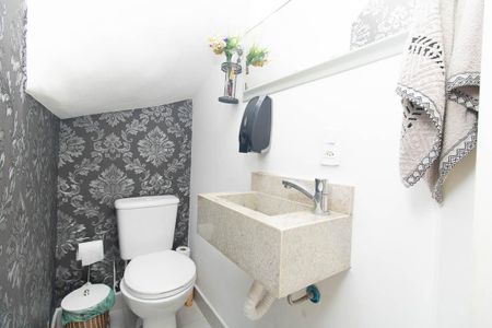 Casa de condomínio à venda com 115m², 2 quartos e 2 vagasLavabo