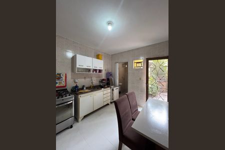 Casa à venda com 161m², 3 quartos e 2 vagasCasa 3 - Cozinha