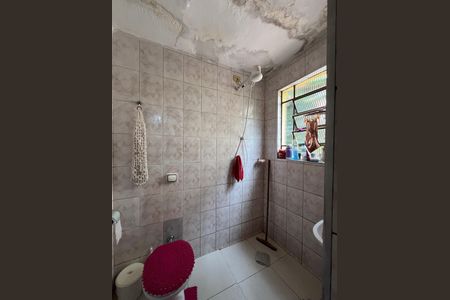 Casa à venda com 161m², 3 quartos e 2 vagasCasa 1 - Banheiro