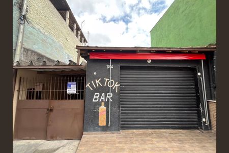 Casa à venda com 161m², 3 quartos e 2 vagasFachada