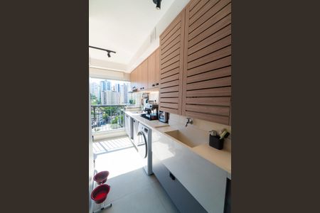 Apartamento à venda com 61m², 2 quartos e 1 vaga Apartamento à venda com 61m², 2 quartos e 1 vagaCozinha e Área de Serviço