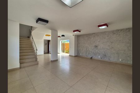 Casa de condomínio à venda com 416m², 4 quartos e 2 vagas