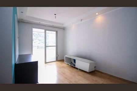 Apartamento para alugar com 64m², 3 quartos e sem vaga