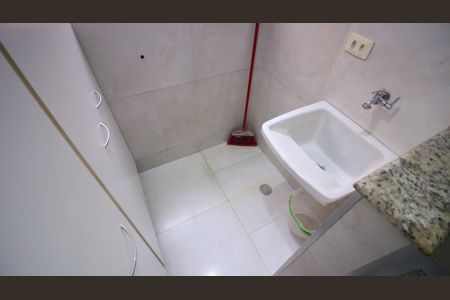 Apartamento para alugar com 64m², 3 quartos e sem vaga