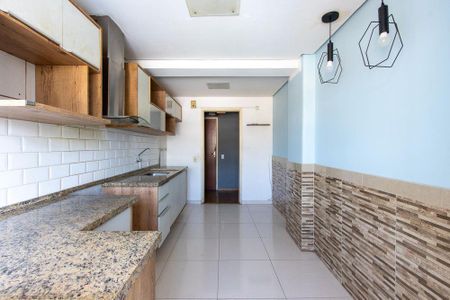 Cozinha de apartamento para alugar com 3 quartos, 79m² em Cristal, Porto Alegre
