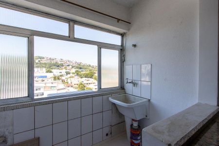 Área de serviço de apartamento para alugar com 3 quartos, 79m² em Cristal, Porto Alegre