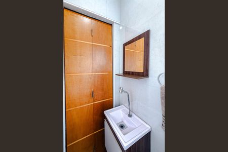 Casa para alugar com 240m², 4 quartos e 4 vagas Casa para alugar com 240m², 4 quartos e 4 vagasLavabo (Casa 2)