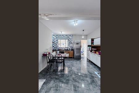 Casa para alugar com 240m², 4 quartos e 4 vagas Casa para alugar com 240m², 4 quartos e 4 vagasCozinha (Casa 2)