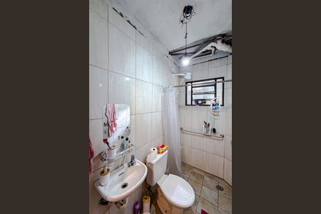 Casa para alugar com 240m², 4 quartos e 4 vagas Casa para alugar com 240m², 4 quartos e 4 vagasBanheiro