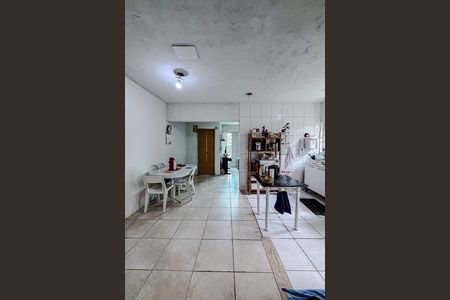 Casa para alugar com 240m², 4 quartos e 4 vagas Casa para alugar com 240m², 4 quartos e 4 vagasCozinha