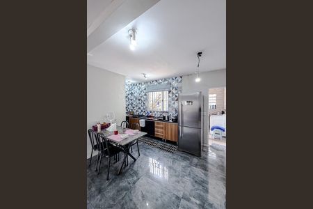 Casa para alugar com 240m², 4 quartos e 4 vagas Casa para alugar com 240m², 4 quartos e 4 vagasCozinha (Casa 2)