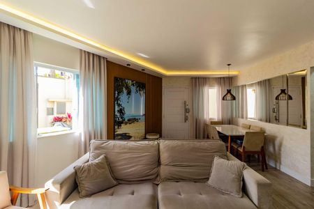 Casa à venda com 116m², 3 quartos e 5 vagasSala