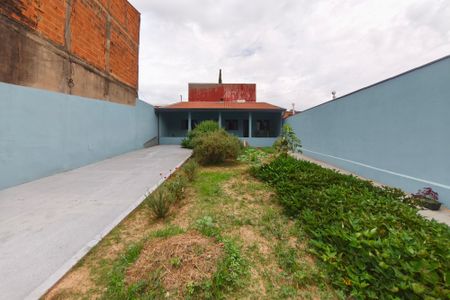 Casa à venda com 71m², 1 quarto e sem vaga Casa à venda com 71m², 1 quarto e sem vagaQuintal - Garagem