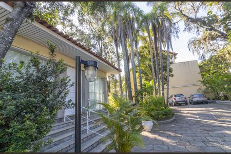 Casa de condomínio para alugar com 220m², 3 quartos e 2 vagas Casa de condomínio para alugar com 220m², 3 quartos e 2 vagasÁrea comum