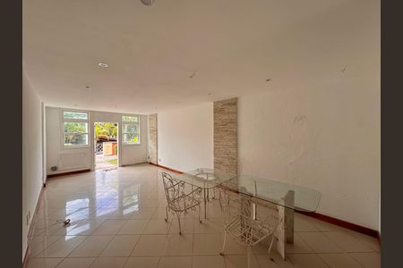 Sala de casa de condomínio para alugar com 3 quartos, 220m² em Recreio dos Bandeirantes, Rio de Janeiro